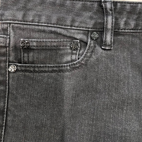TORY BURCH JEANS, BLACK SIZE: 2, MEASUREMENTS: WAIST: 13”, INSEAM: 28, RISE: 9”. - Picture 11 of 12